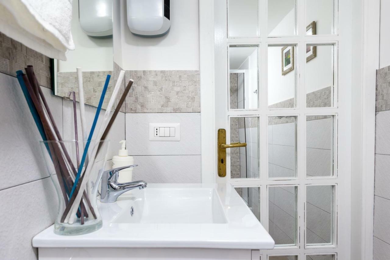 Manuela Apartments Centro Storico ナポリ エクステリア 写真